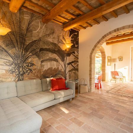 Casa Raffaela, Charming Villa With A Nice Pool Monte Giberto Екстериор снимка