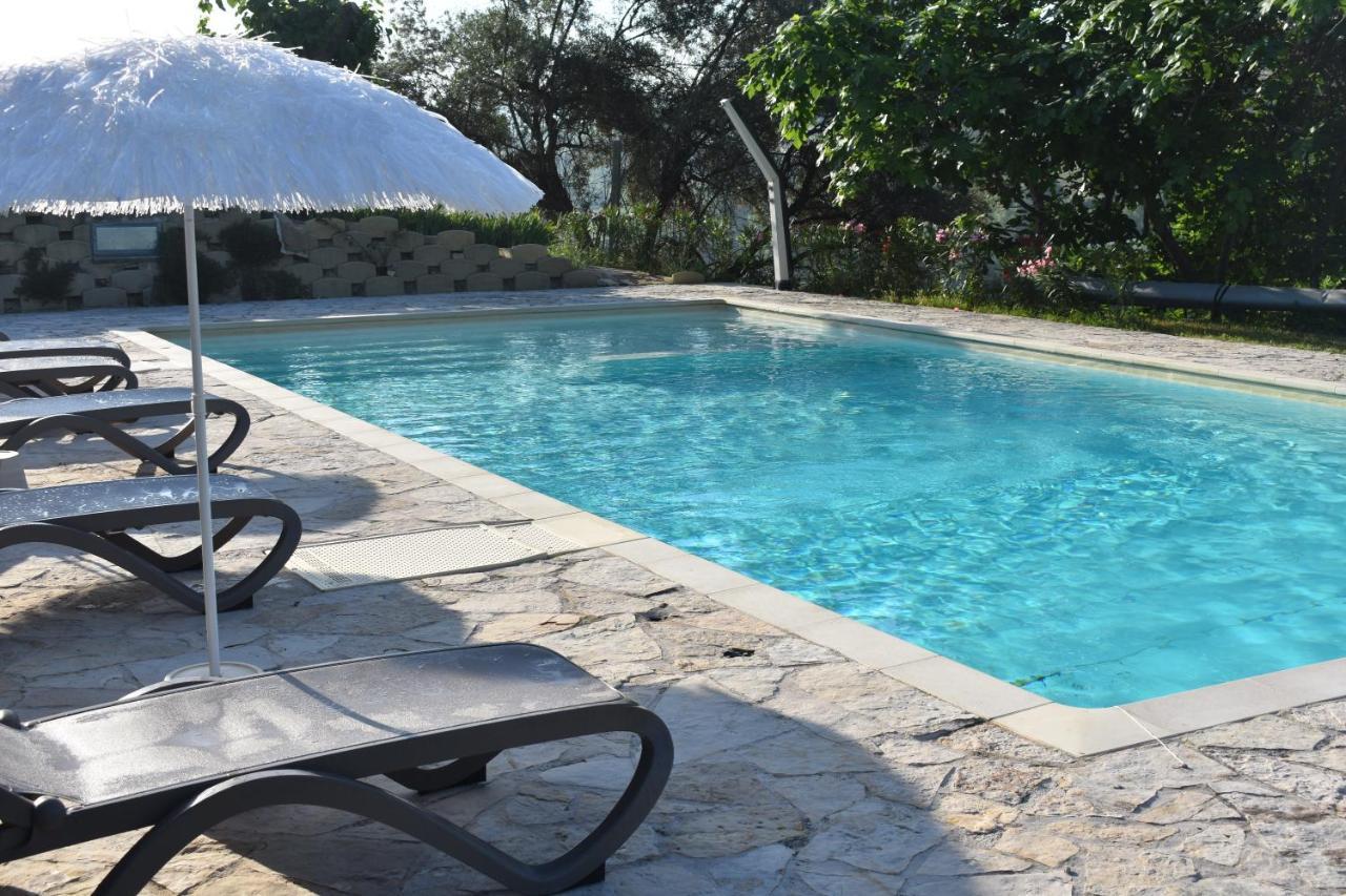 Casa Raffaela, Charming Villa With A Nice Pool Monte Giberto Екстериор снимка